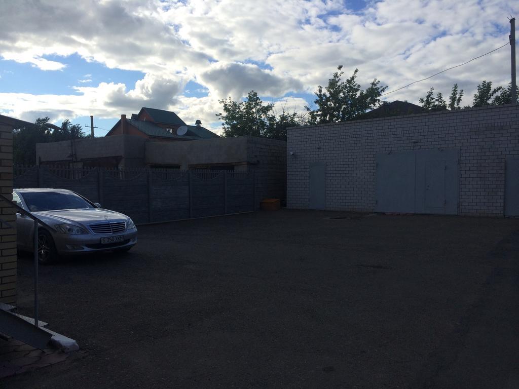Altyn Adam Hotel Pavlodar Exterior photo